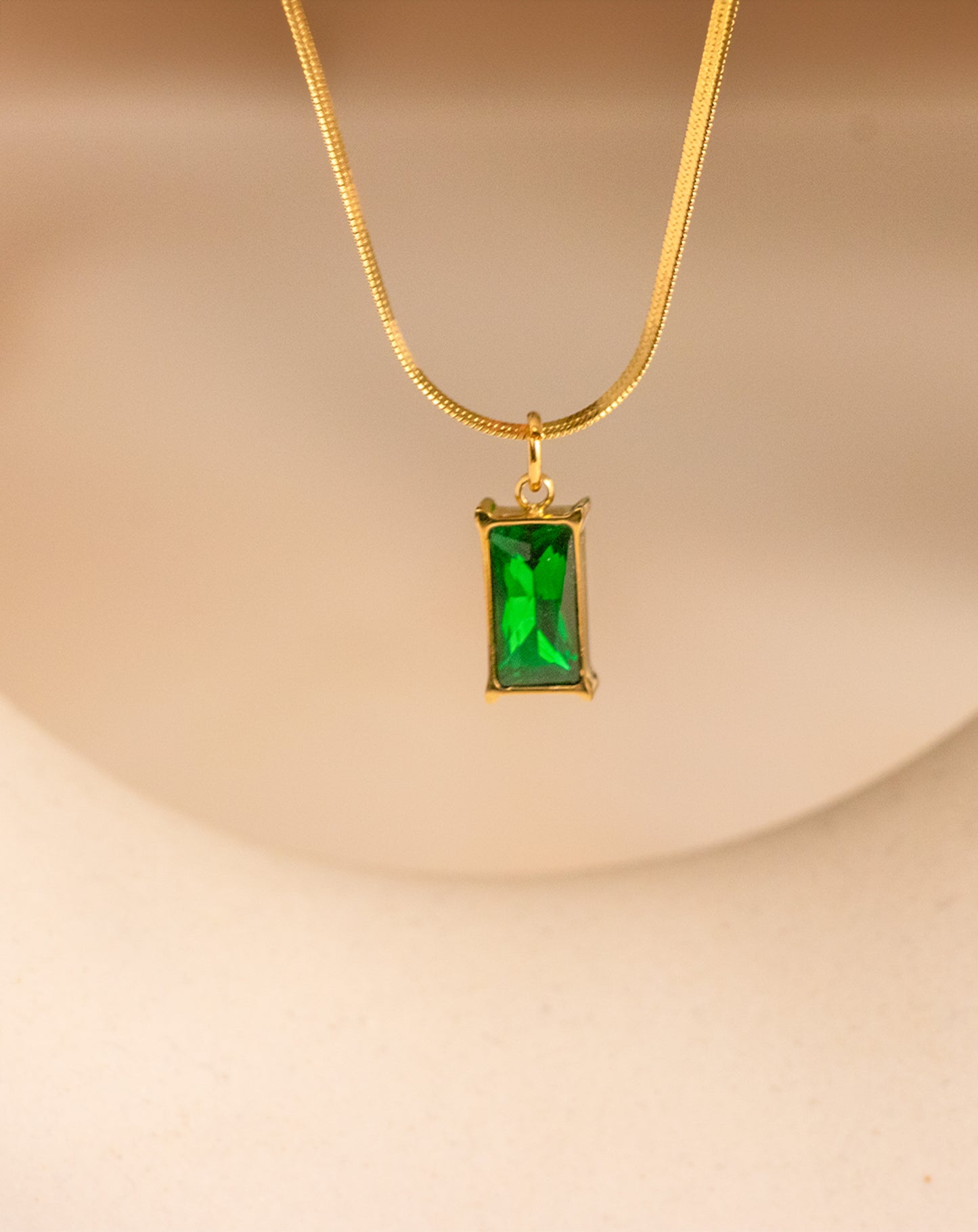 The Emerald Line Neckchain