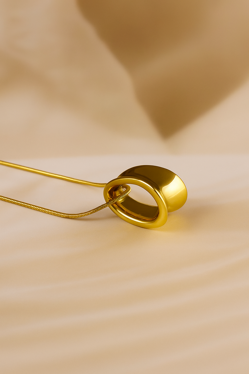 Golden Loop Neckchain