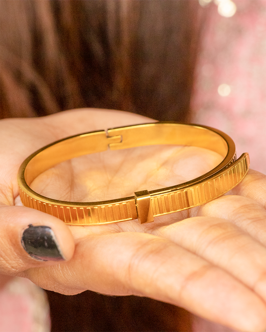 Strap Glow Stainless Steel Bangle Bracelet