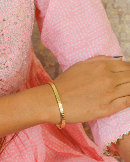 Spark Line Loop Stainless Steel Bangle Bracelet